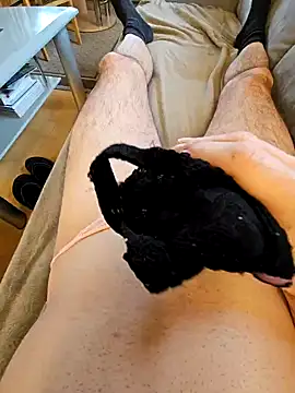 MaxAngie online show from December 22, 2024, 1:00 pm