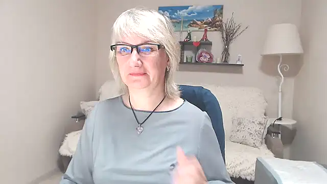 FleurMays online show from June 5, 2026, 4:17 am