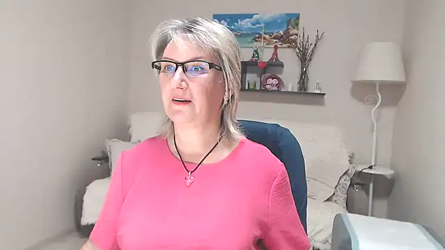 Snapshot of FleurMays chatting on July 7, 2026, 7:23 am FleurMays online show from July 7, 2026, 7:23 am