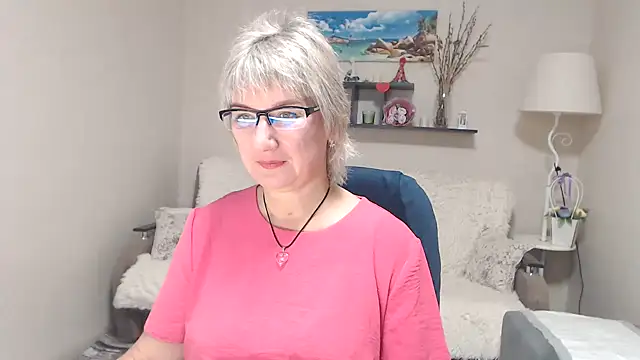 FleurMays online show from October 15, 2025, 5:17 am