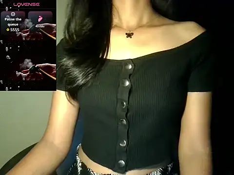 Snapshot of glowybekwa chatting on March 4, 2026, 6:37 pm glowybekwa online show from March 4, 2026, 6:37 pm