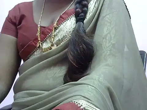 Hot akshara online show from November 20, 2025, 5:02 pm