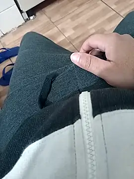 lele9457 online show from October 24, 2025, 8:57 am