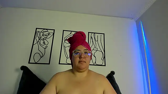 RubyPirsso18 online show from November 22, 2025, 7:13 pm