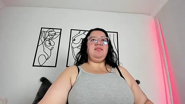 RubyPirsso18 online show from November 16, 2025, 7:07 pm