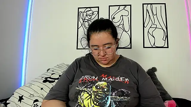 Snapshot of RubyPirsso18 chatting on February 9, 2026, 7:23 pm RubyPirsso18 online show from February 9, 2026, 7:23 pm