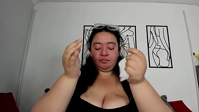 Snapshot of RubyPirsso18 chatting on February 27, 2026, 7:24 pm RubyPirsso18 online show from February 27, 2026, 7:24 pm