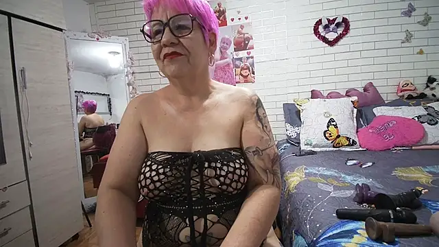 Snapshot of maturehot_65 chatting on February 16, 2026, 11:42 am maturehot 65 online show from February 16, 2026, 11:42 am