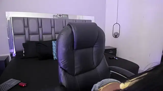 Gabriela Lopez1 online show from January 7, 2026, 8:19 am