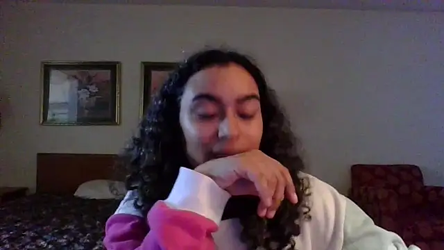 cinnaminnie online show from December 26, 2024, 3:53 pm