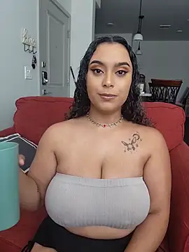 cinnaminnie online show from September 25, 2025, 9:43 pm