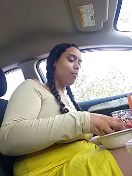 cinnaminnie online show from March 14, 2025, 7:23 pm