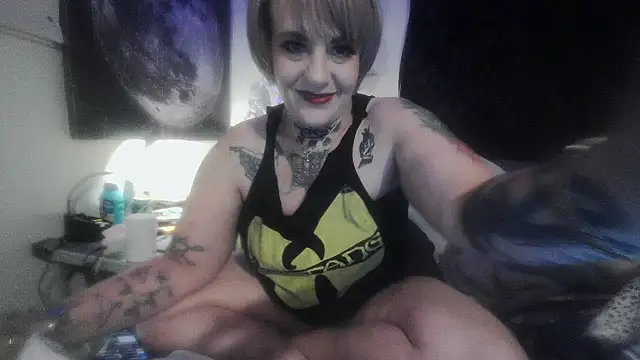 Hunniebunnie78 online show from June 27, 2026, 1:44 am