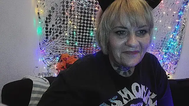 Hunniebunnie78 online show from July 19, 2026, 2:31 am