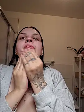 Jujuicy 97 online show from April 7, 2026, 8:10 pm