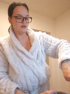 Jujuicy 97 online show from December 1, 2025, 6:53 pm