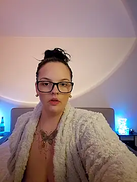 Jujuicy 97 online show from April 2, 2026, 8:04 pm