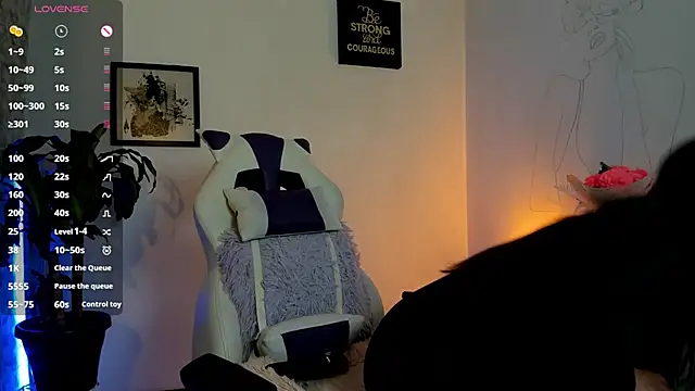 natashaanurak online show from September 25, 2025, 3:34 am