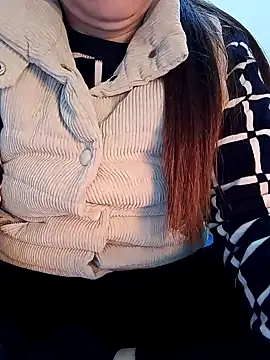 JasminePham online show from February 18, 2025, 1:21 am