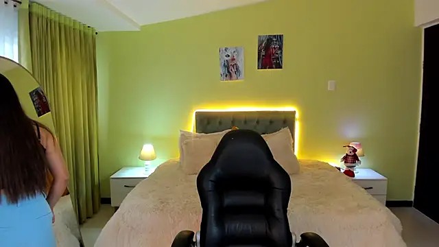  Charlotte evans 1 online show from November 29, 2025, 8:31 pm