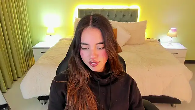  Charlotte evans 1 online show from November 12, 2025, 12:26 am