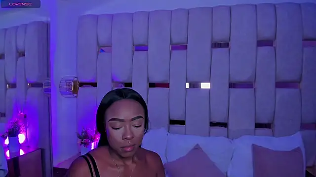 Snapshot of mia_schwarz chatting on February 18, 2026, 9:33 pm mia schwarz online show from February 18, 2026, 9:33 pm