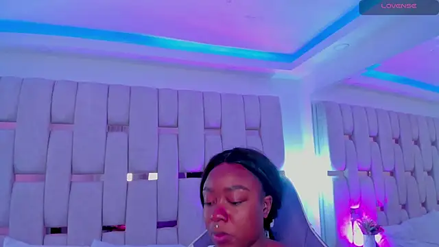 mia schwarz online show from April 15, 2026, 10:32 pm