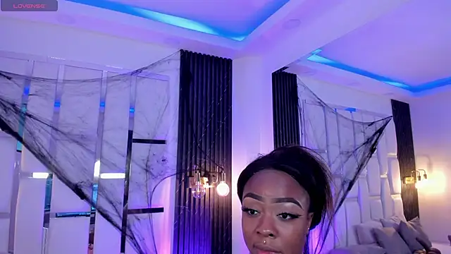 mia schwarz online show from October 31, 2025, 11:11 pm