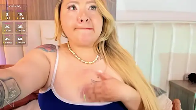 Kharla Marin online show from November 29, 2025, 9:42 am