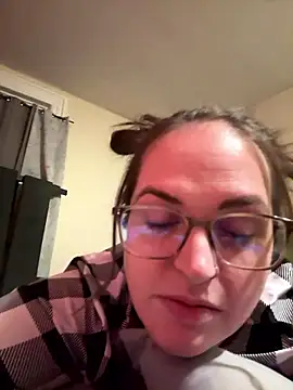 Quinnrose0420 online show from January 18, 2026, 6:06 am