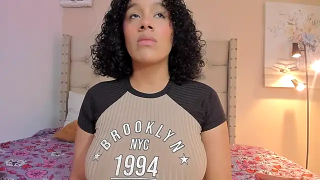 vanesasexyhot21 online show from October 16, 2025, 2:31 am