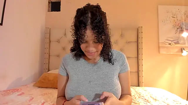 Snapshot of vanesasexyhot21 chatting on February 2, 2026, 1:15 am vanesasexyhot21 online show from February 2, 2026, 1:15 am