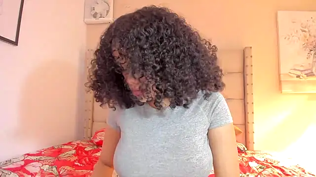 Snapshot of vanesasexyhot21 chatting on February 23, 2026, 2:24 am vanesasexyhot21 online show from February 23, 2026, 2:24 am