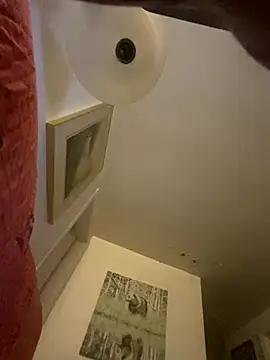 kikiwonderbar online show from December 17, 2025, 5:12 am