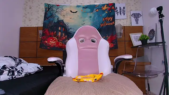 aisha sh online show from October 14, 2025, 11:55 am