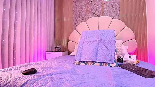 aisha sh online show from November 1, 2025, 11:59 am