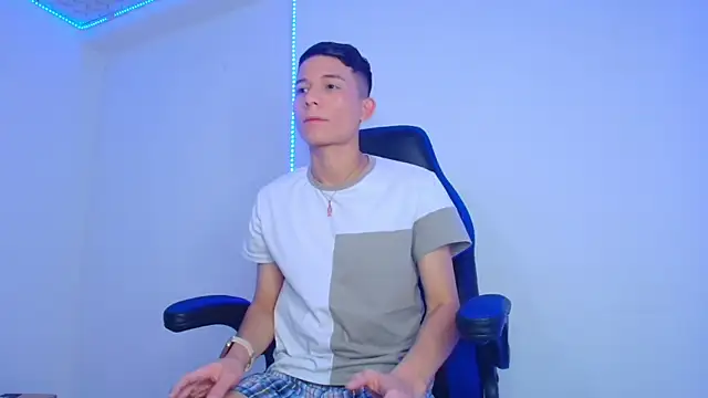 bryamer 19 online show from February 7, 2025, 2:50 am