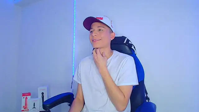 bryamer 19 online show from March 3, 2025, 3:38 am