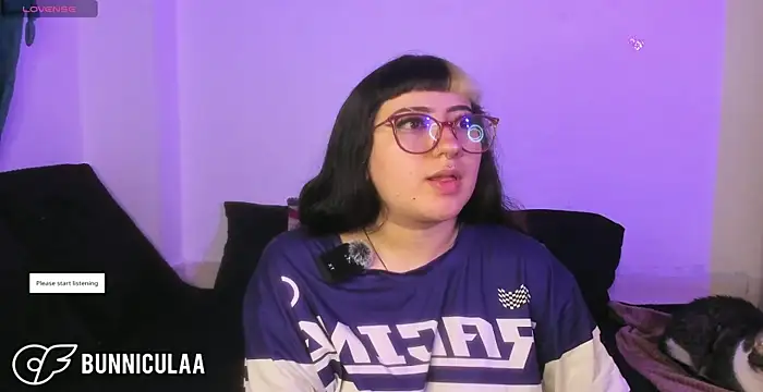 larissa01  online show from February 17, 2026, 9:23 pm