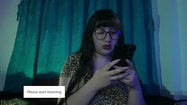 larissa01  online show from December 16, 2025, 12:04 am