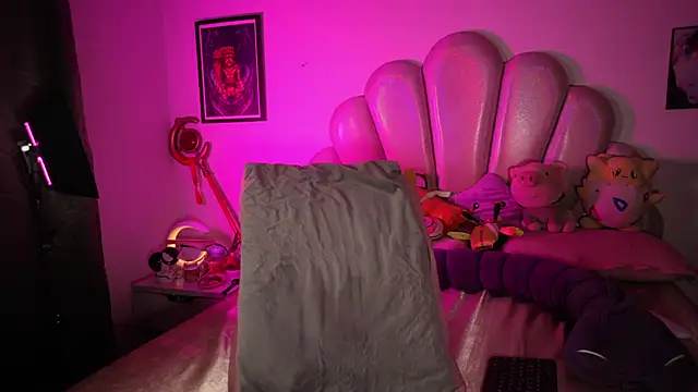 Snapshot of LilithAsmodeus_ chatting on October 17, 2025, 10:44 pm LilithAsmodeus online show from October 17, 2025, 10:44 pm