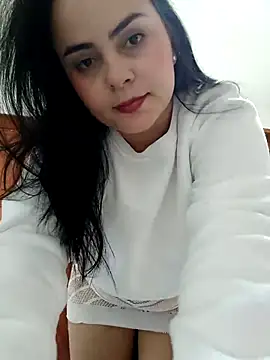 Im Amelia online show from February 14, 2025, 8:37 pm