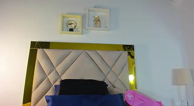 ariana-martins online show from October 18, 2025, 3:30 am