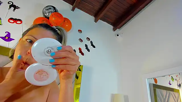 ariana-martins online show from October 29, 2025, 3:16 am