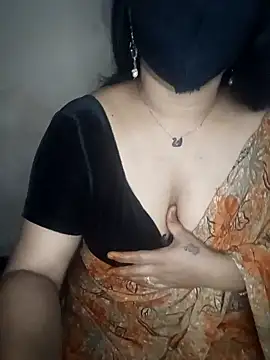 Snapshot of midhly chatting on December 18, 2024, 6:03 pm midhly online show from December 18, 2024, 6:03 pm