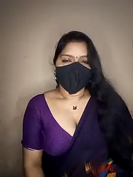 Snapshot of midhly chatting on December 19, 2024, 6:01 pm midhly online show from December 19, 2024, 6:01 pm