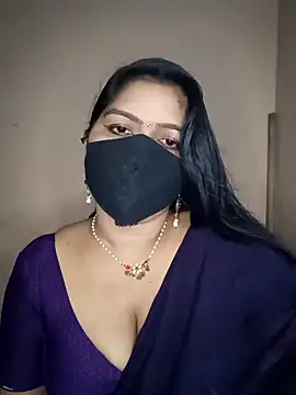 Snapshot of midhly chatting on December 4, 2024, 6:55 pm midhly online show from December 4, 2024, 6:55 pm