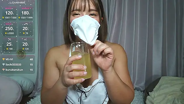 Snapshot of sara__xx__love chatting on November 29, 2025, 1:33 pm sara xx love online show from November 29, 2025, 1:33 pm