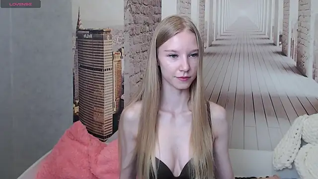 Snapshot of Cutieblondegirl chatting on July 26, 2026, 5:36 am Cutieblondegirl online show from July 26, 2026, 5:36 am