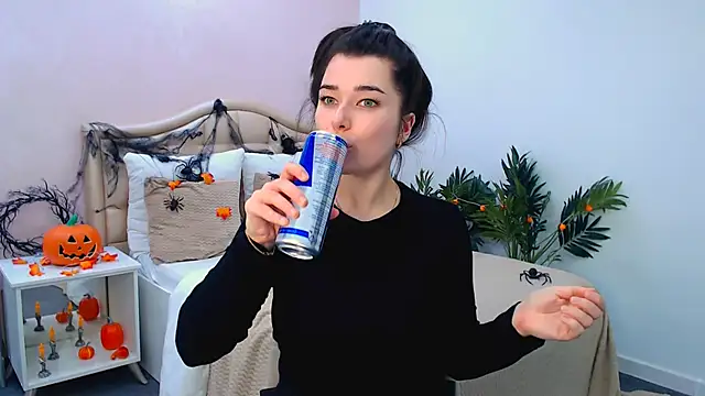  Sun Shy  online show from November 1, 2025, 8:36 pm